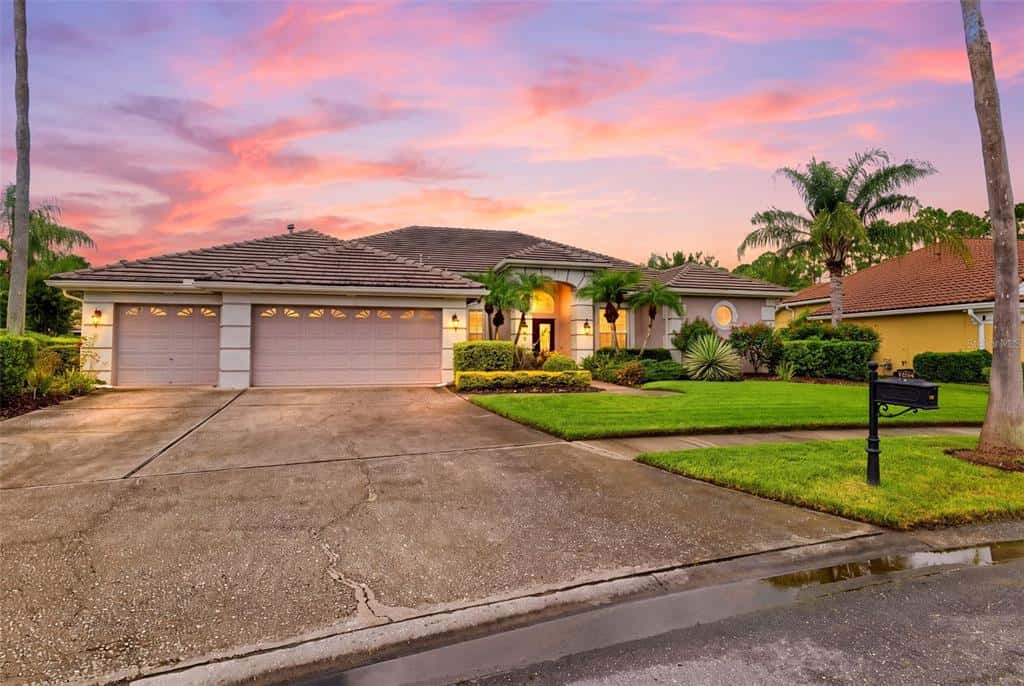 Single Family Residence in TAMPA