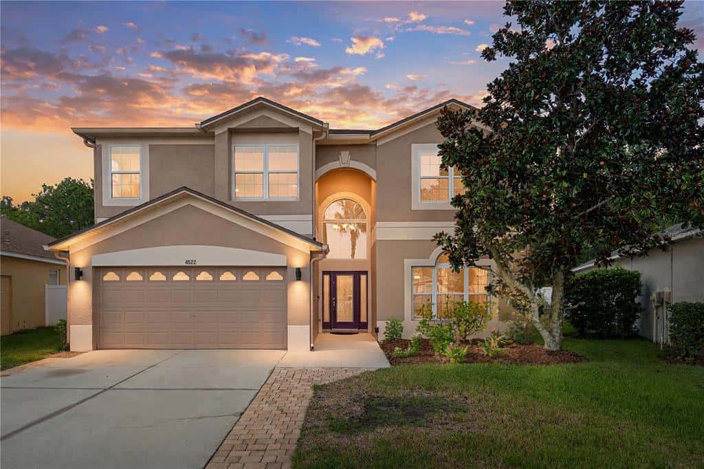 Single Family Residence in WESLEY CHAPEL