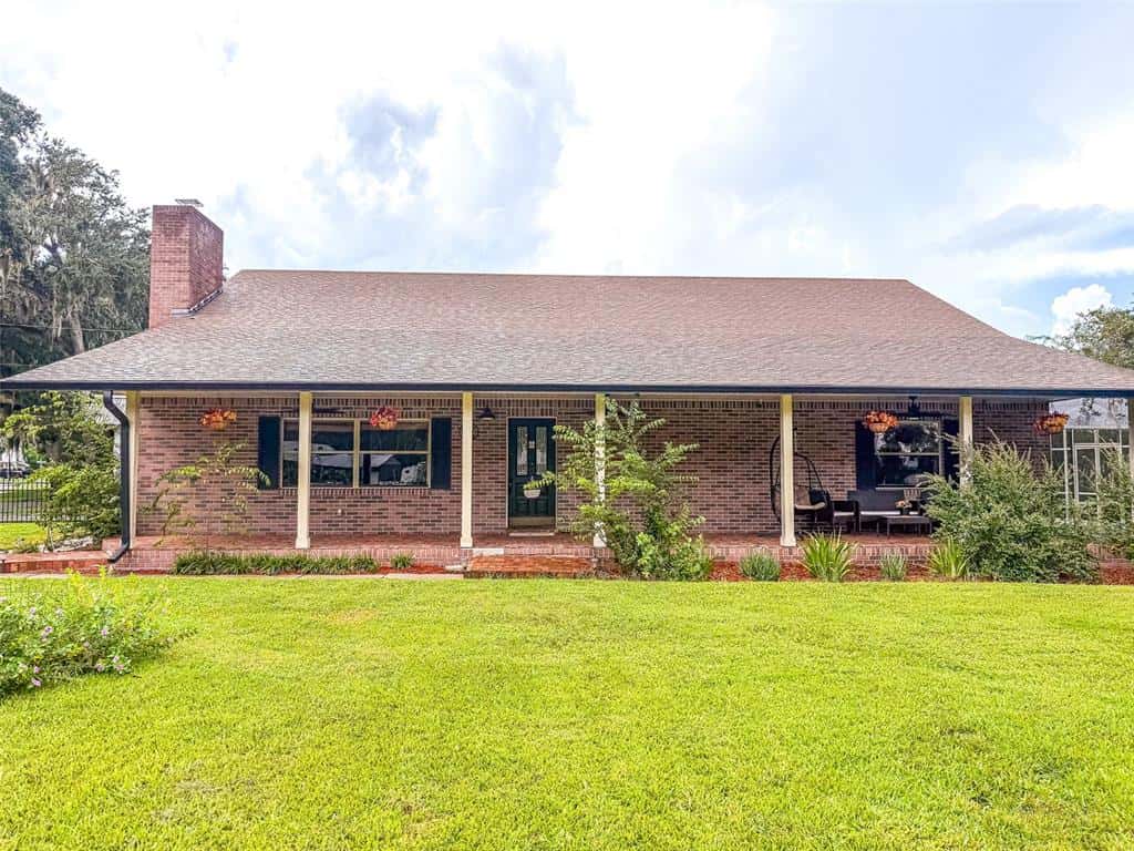 Single Family Residence in BARTOW