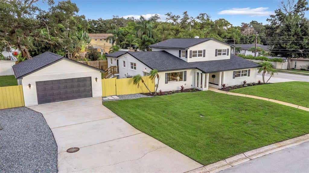 Single Family Residence in SEMINOLE
