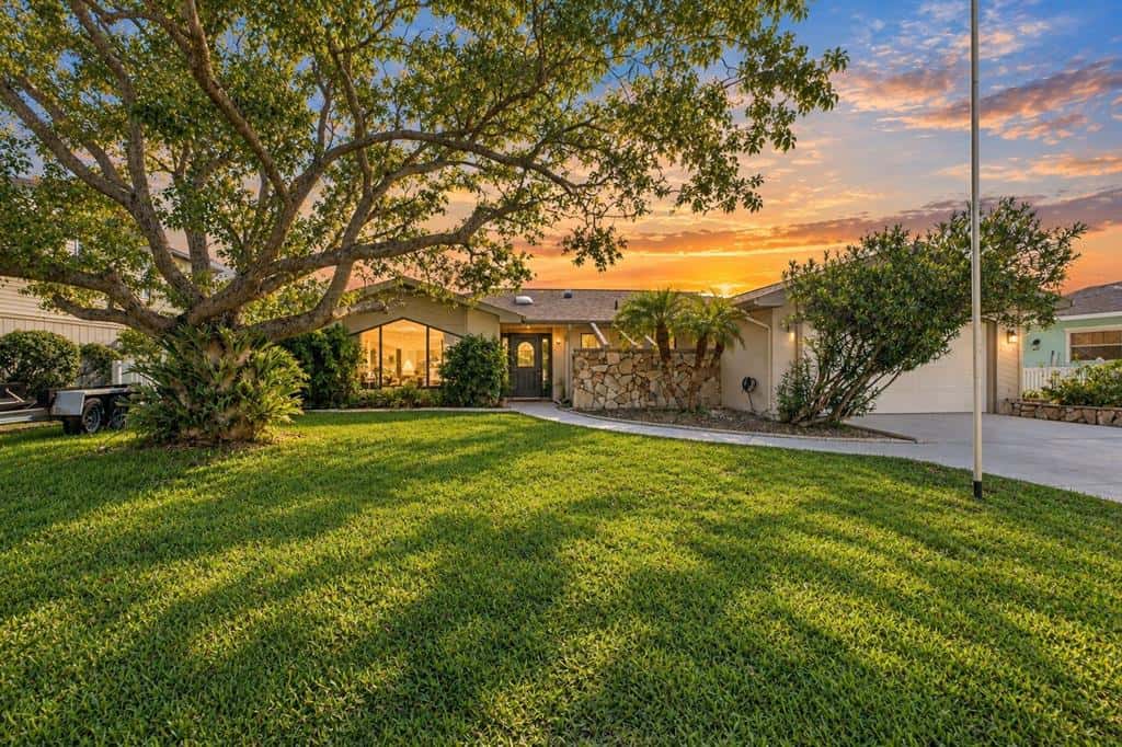 Single Family Residence in HERNANDO BEACH