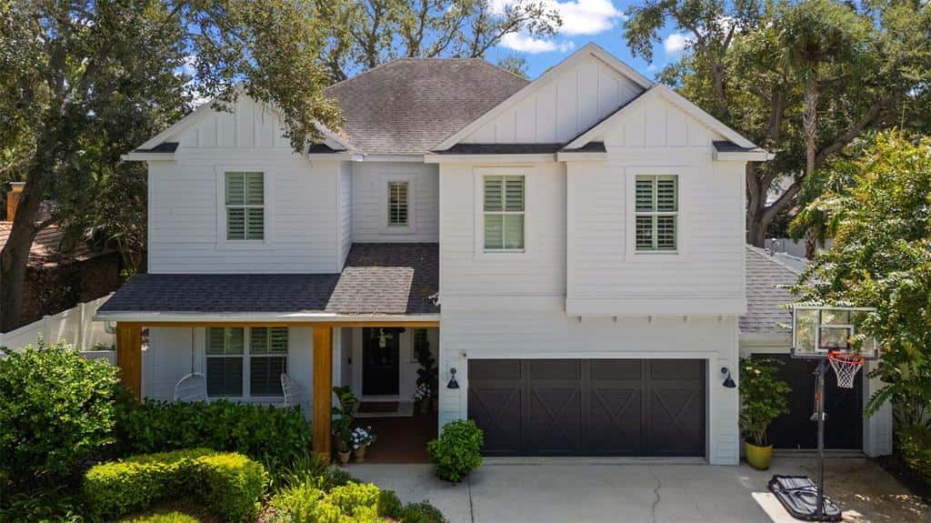Single Family Residence in TAMPA