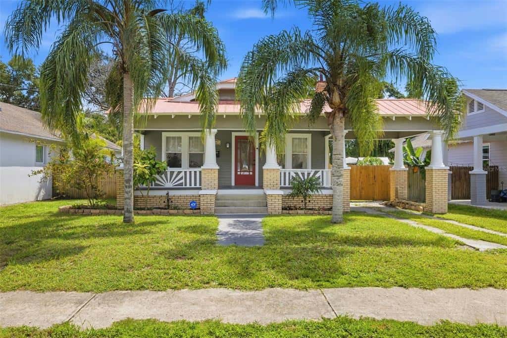 Single Family Residence in TAMPA