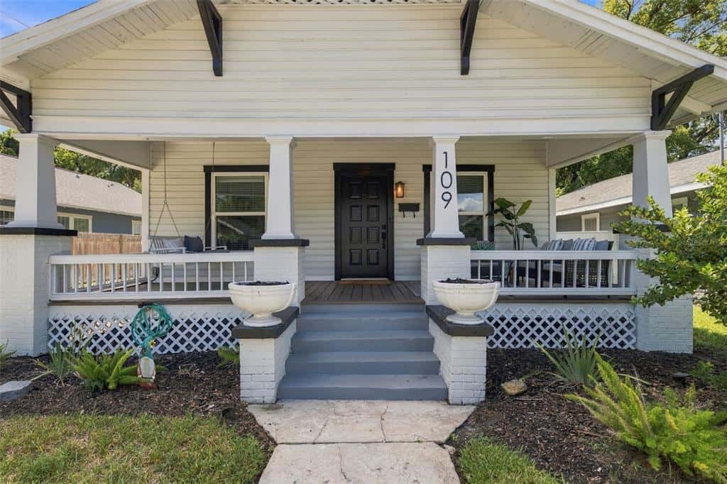 Single Family Residence in TAMPA