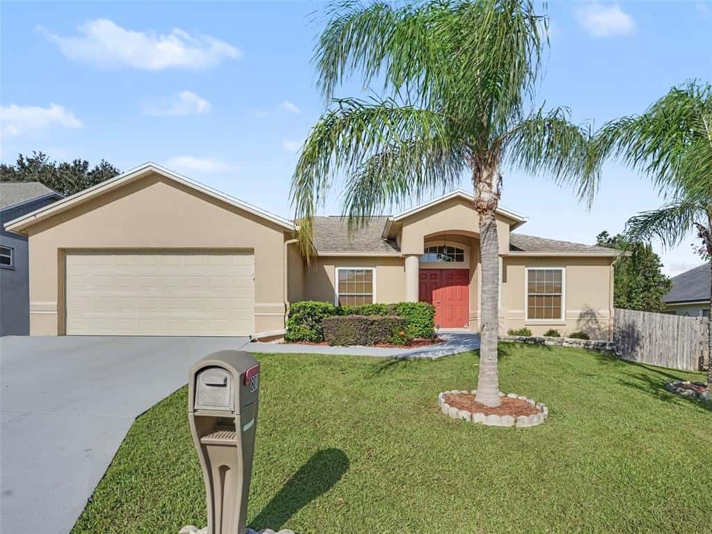 Single Family Residence in LAKELAND