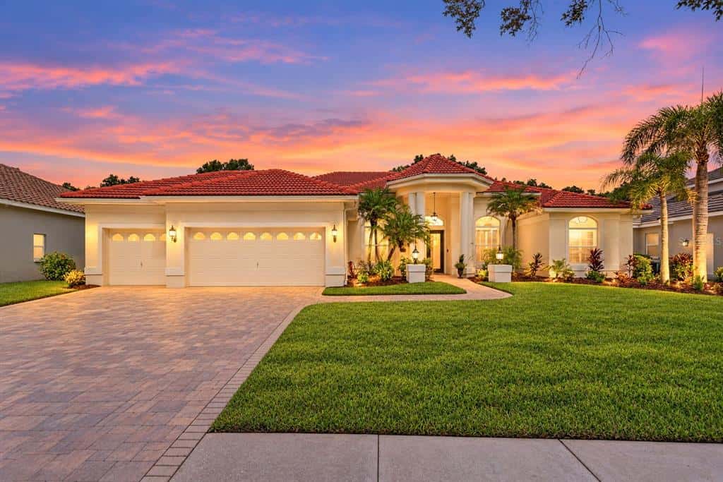 Single Family Residence in TAMPA