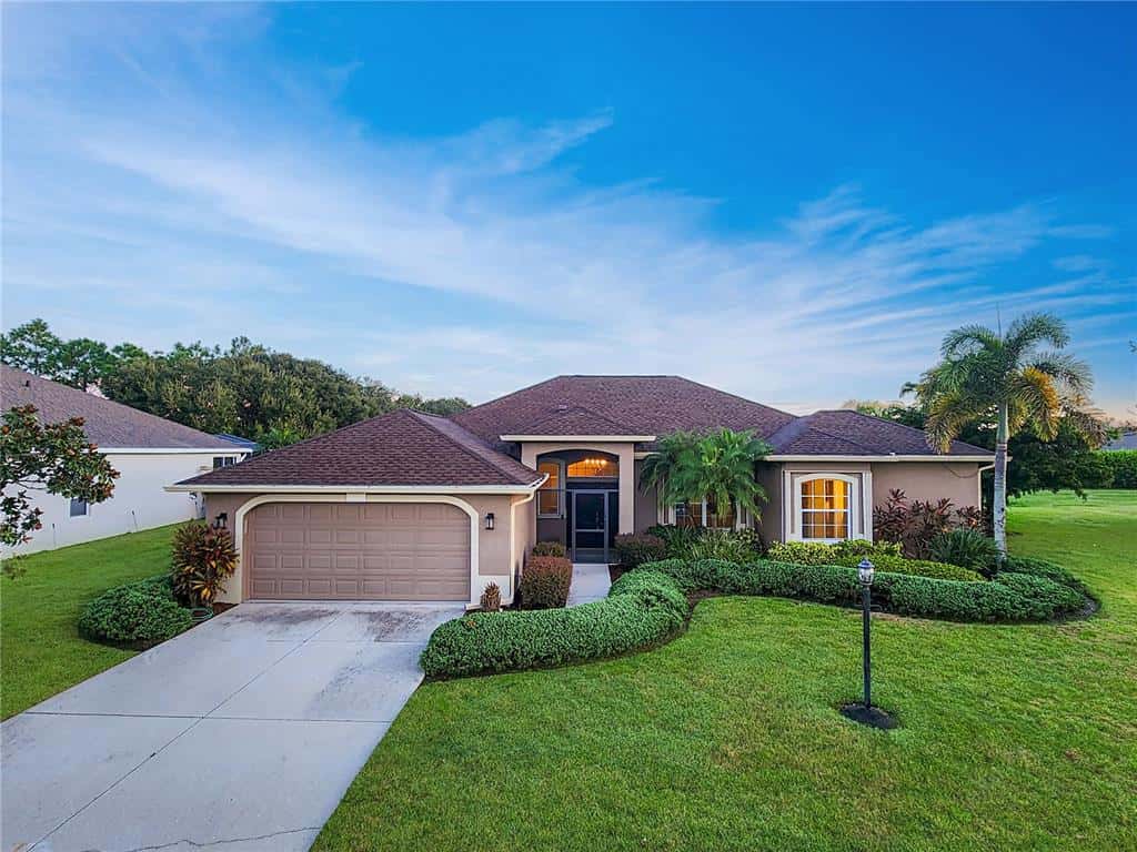 Single Family Residence in PARRISH
