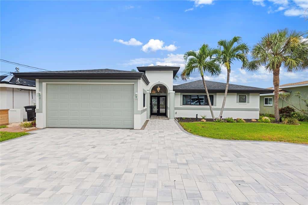 Single Family Residence in CLEARWATER