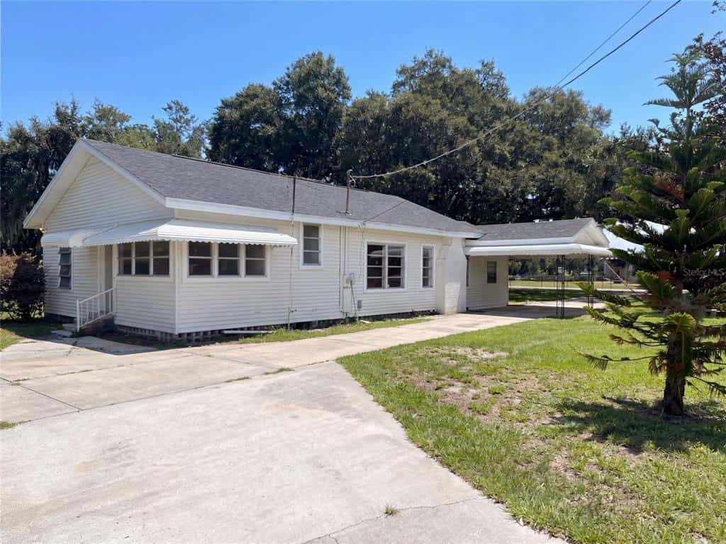 Single Family Residence in PLANT CITY
