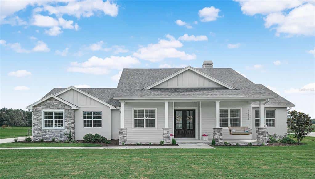 Single Family Residence in LAKELAND