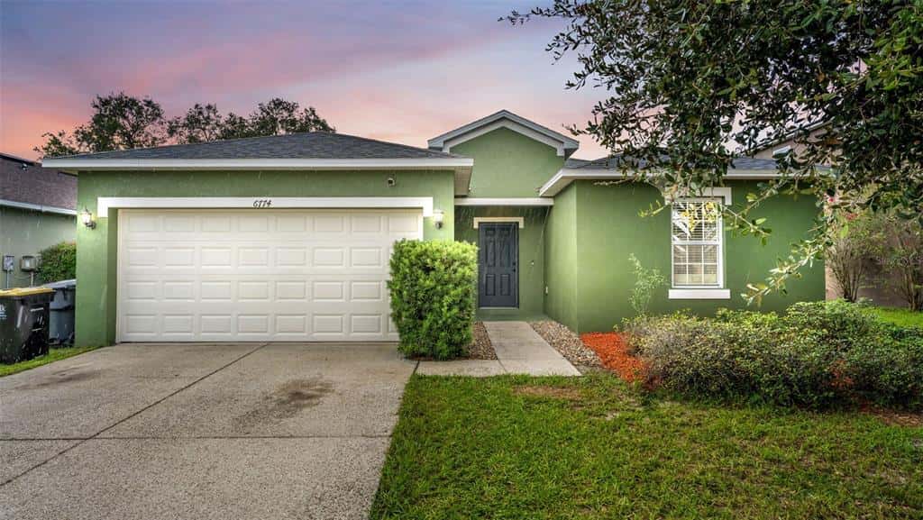 Single Family Residence in LAKELAND