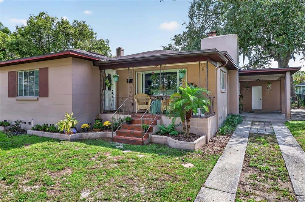 Single Family Residence in LAKELAND