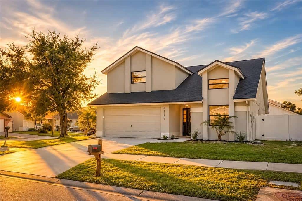 Single Family Residence in TAMPA