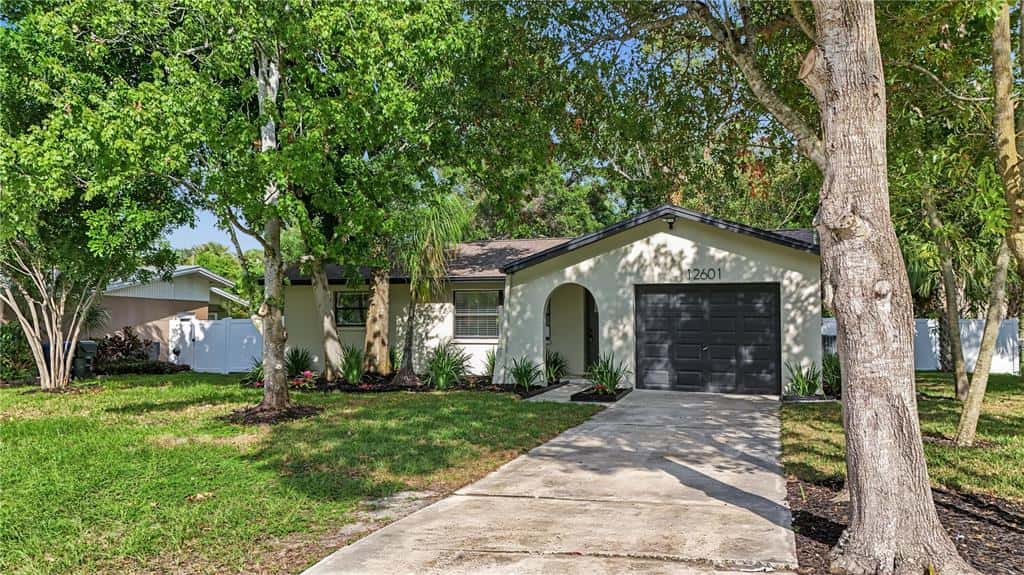 Single Family Residence in LARGO