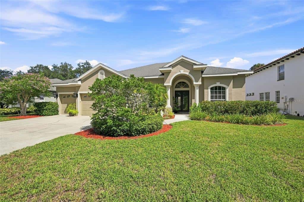 Single Family Residence in TAMPA