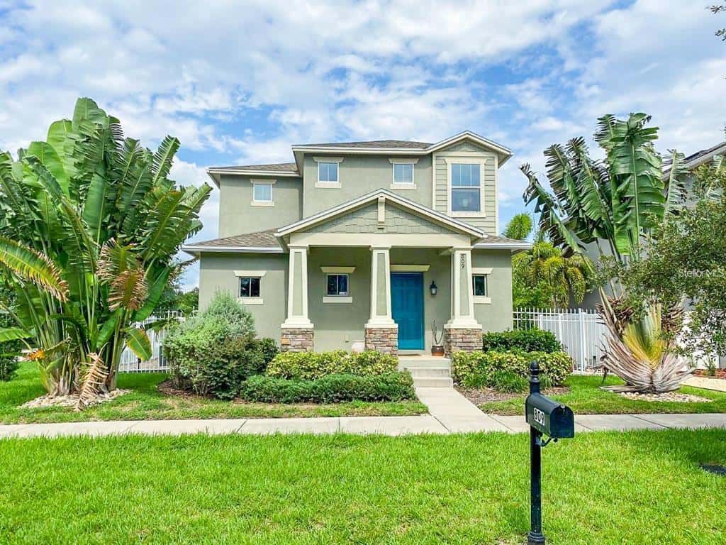 Single Family Residence in TAMPA