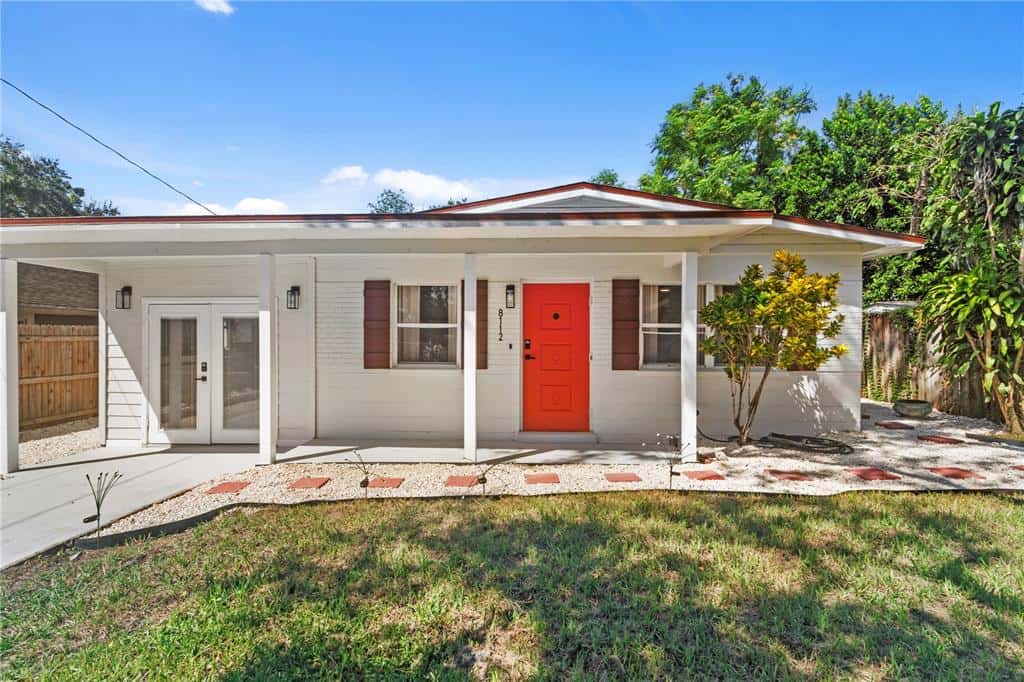 Single Family Residence in TAMPA