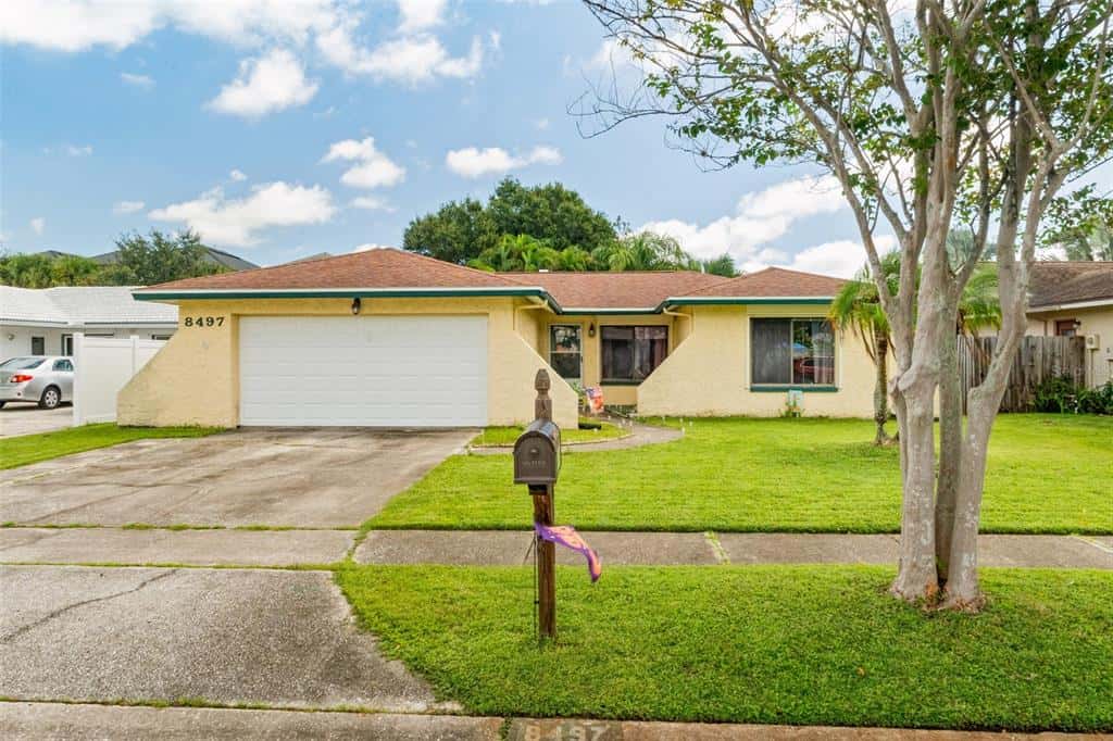 Single Family Residence in SEMINOLE