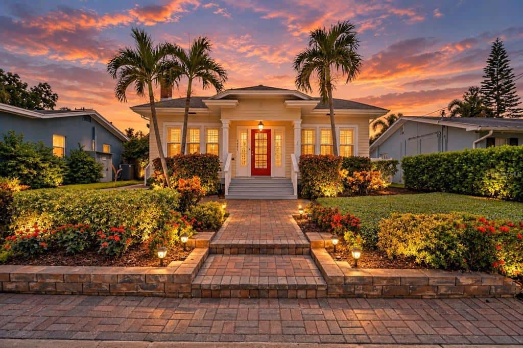 Single Family Residence in TAMPA