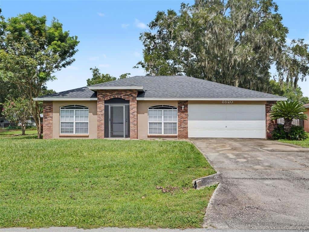 Single Family Residence in LAKELAND