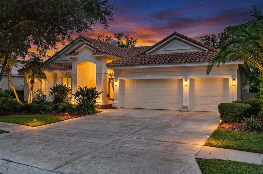 Single Family Residence in TAMPA
