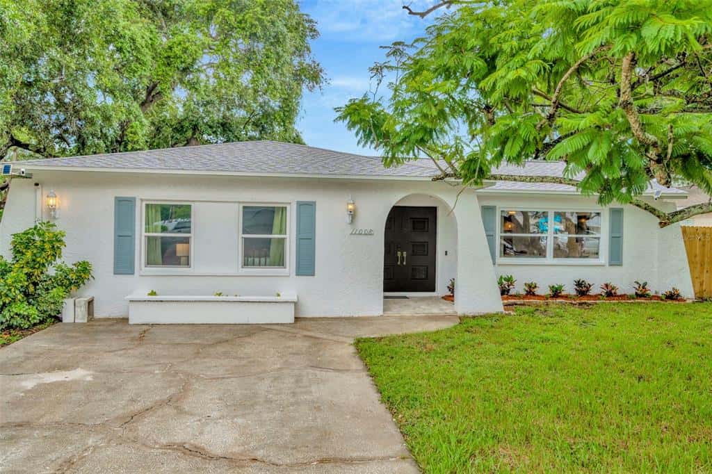 Single Family Residence in SEMINOLE