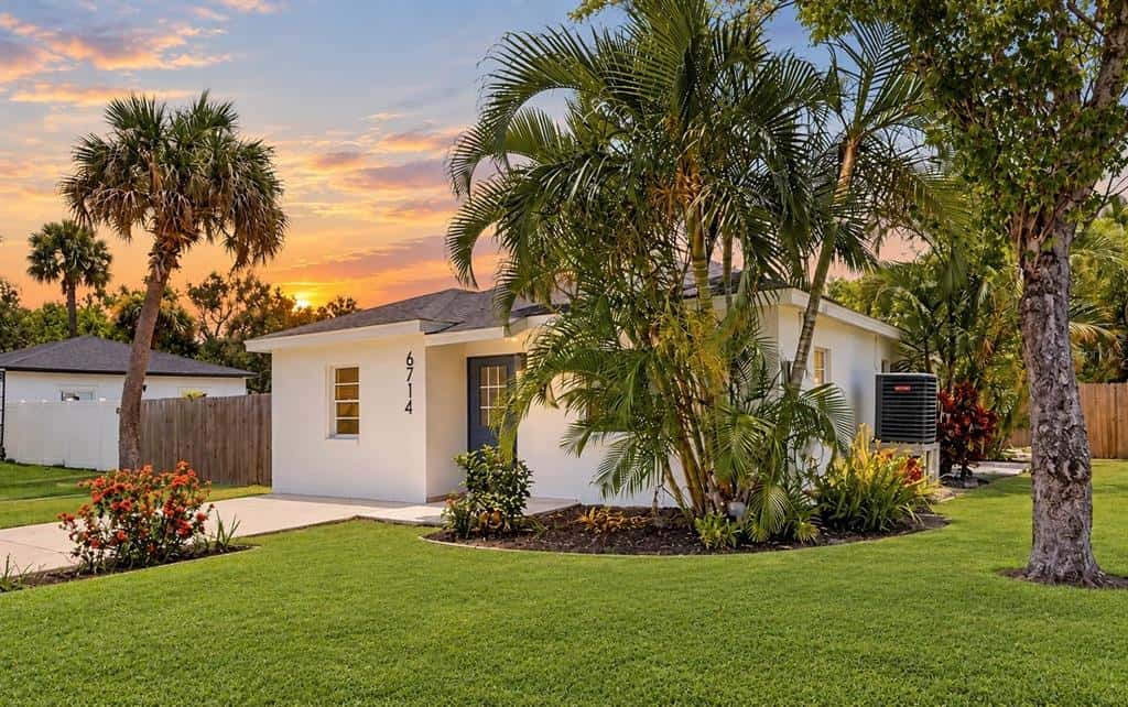 Single Family Residence in TAMPA