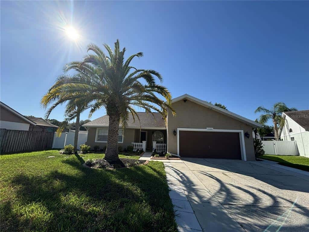 Single Family Residence in TAMPA