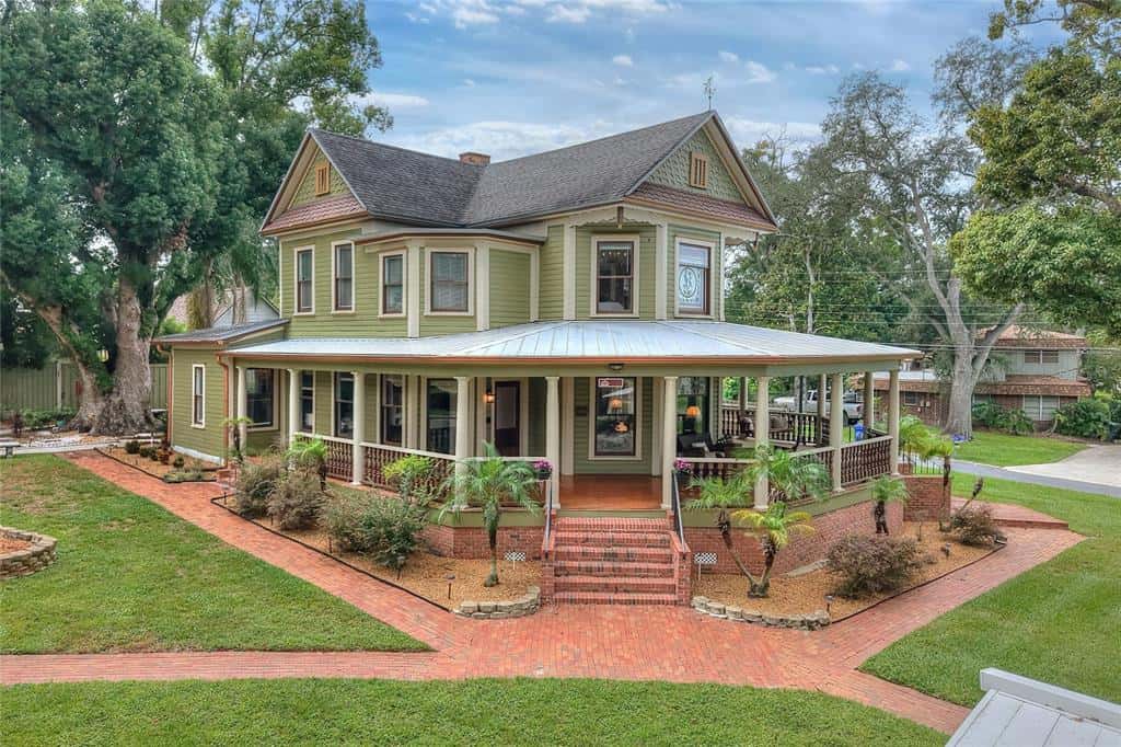 Single Family Residence in LAKELAND