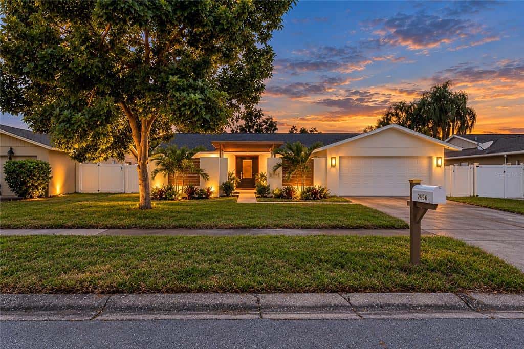 Single Family Residence in CLEARWATER