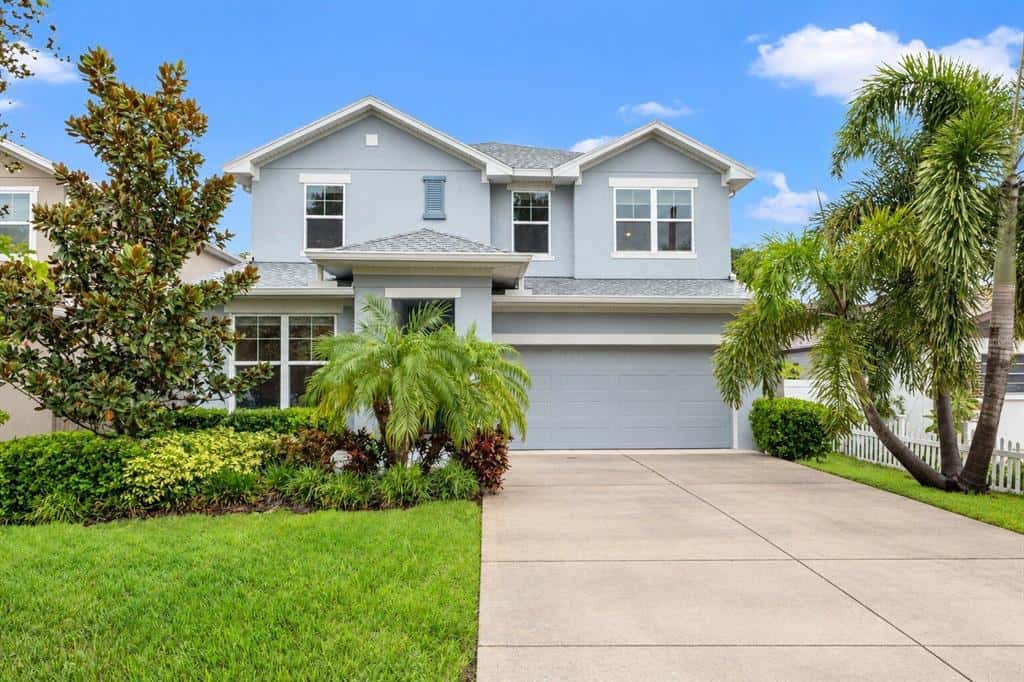 Single Family Residence in TAMPA