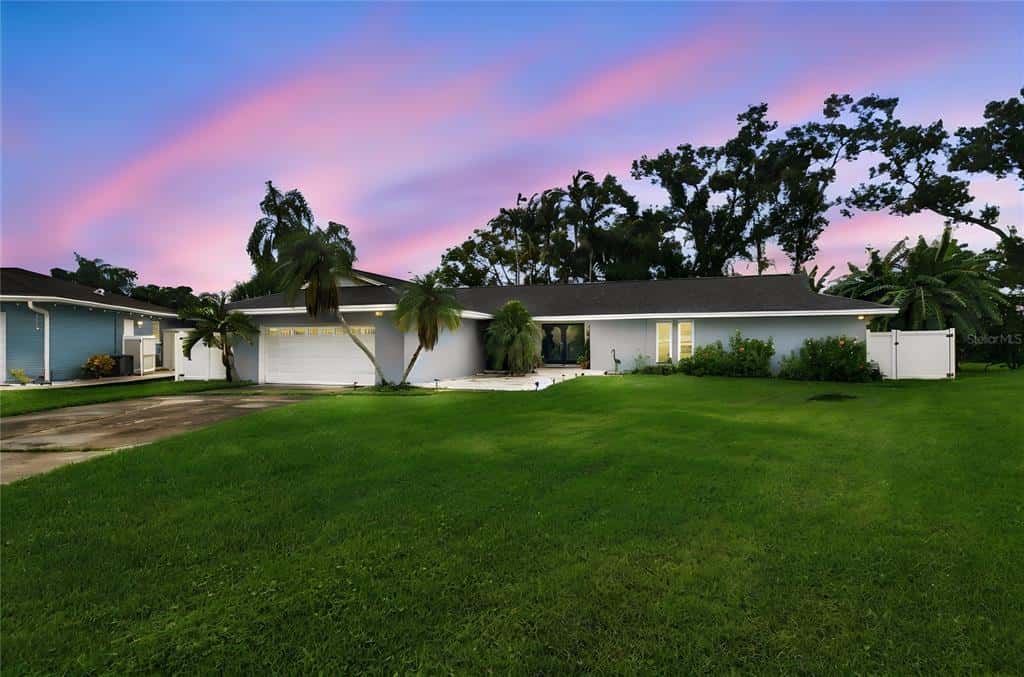 Single Family Residence in CLEARWATER
