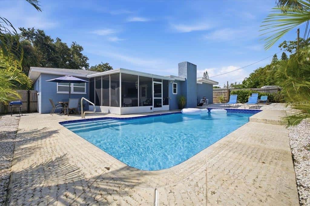 Single Family Residence in SEMINOLE