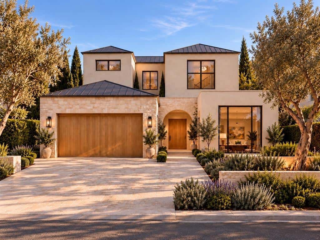 Single Family Residence in TAMPA