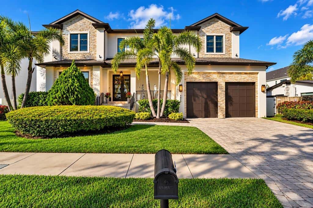 Single Family Residence in TAMPA
