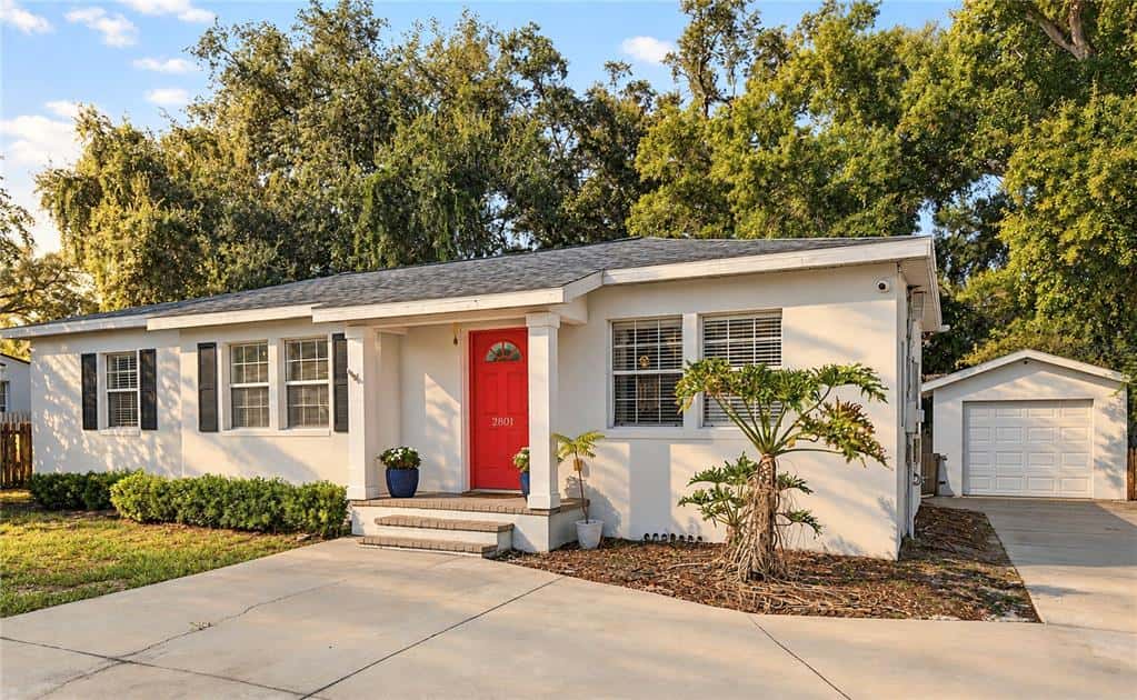 Single Family Residence in TAMPA