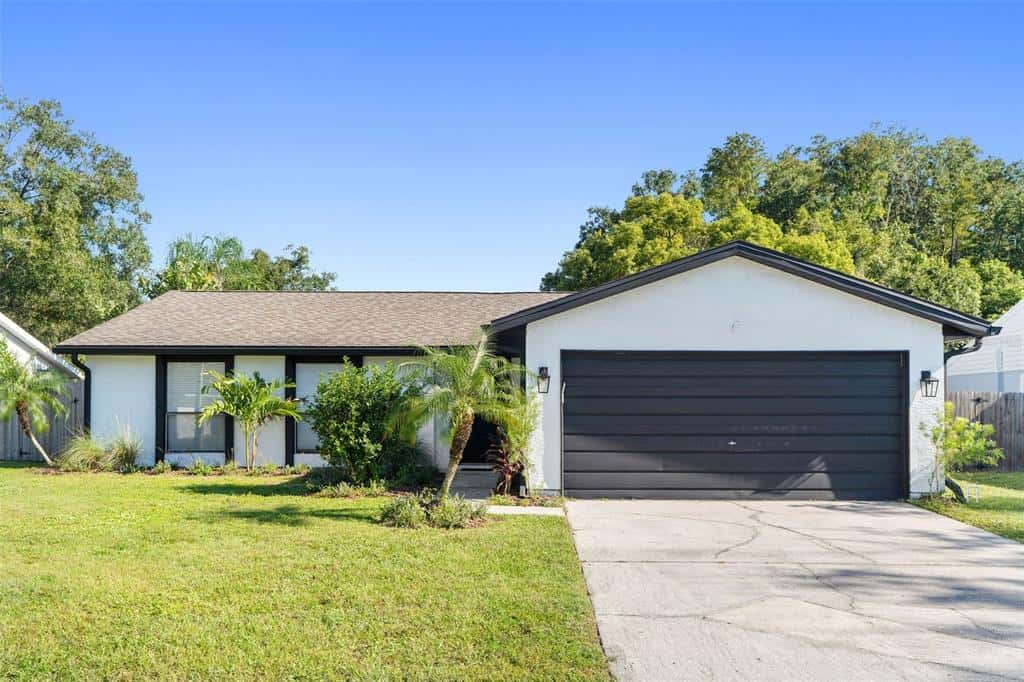 Single Family Residence in TAMPA