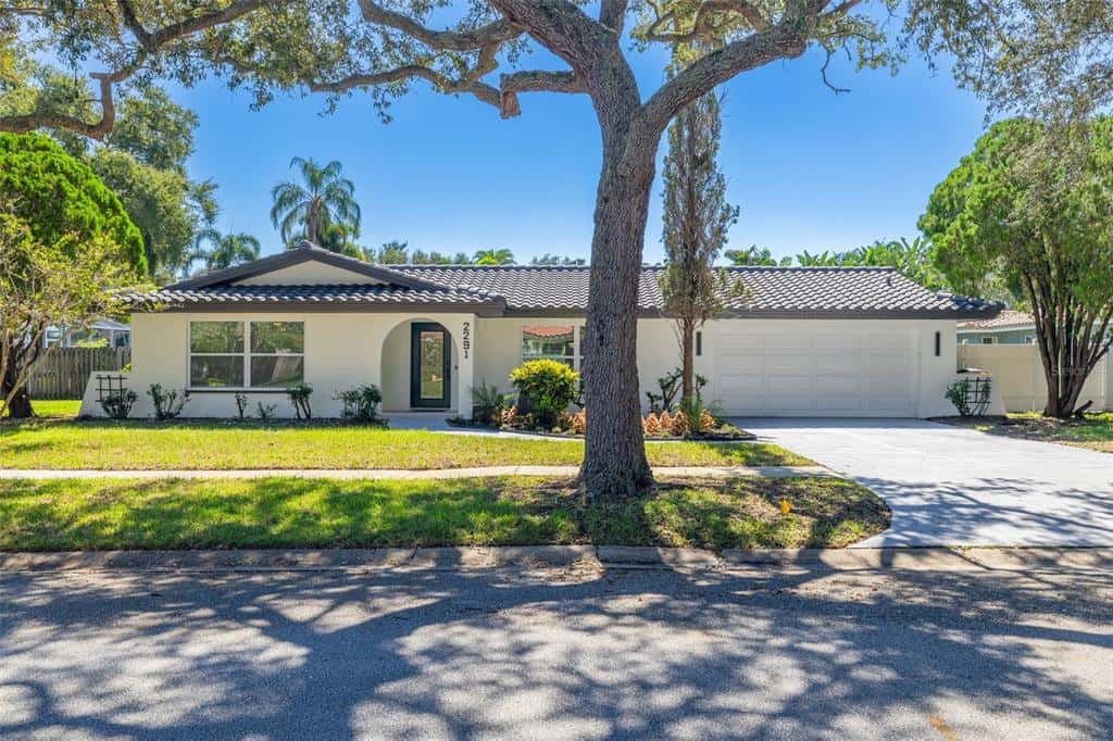 Single Family Residence in CLEARWATER