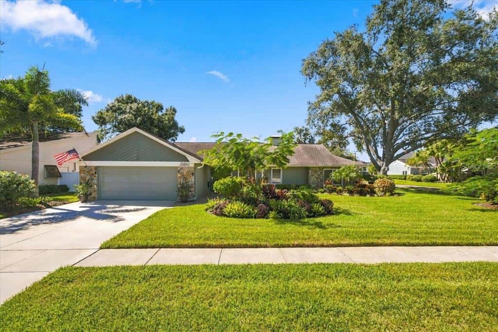 Single Family Residence in TAMPA
