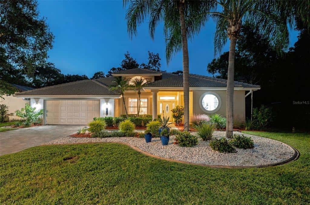 Single Family Residence in OLDSMAR