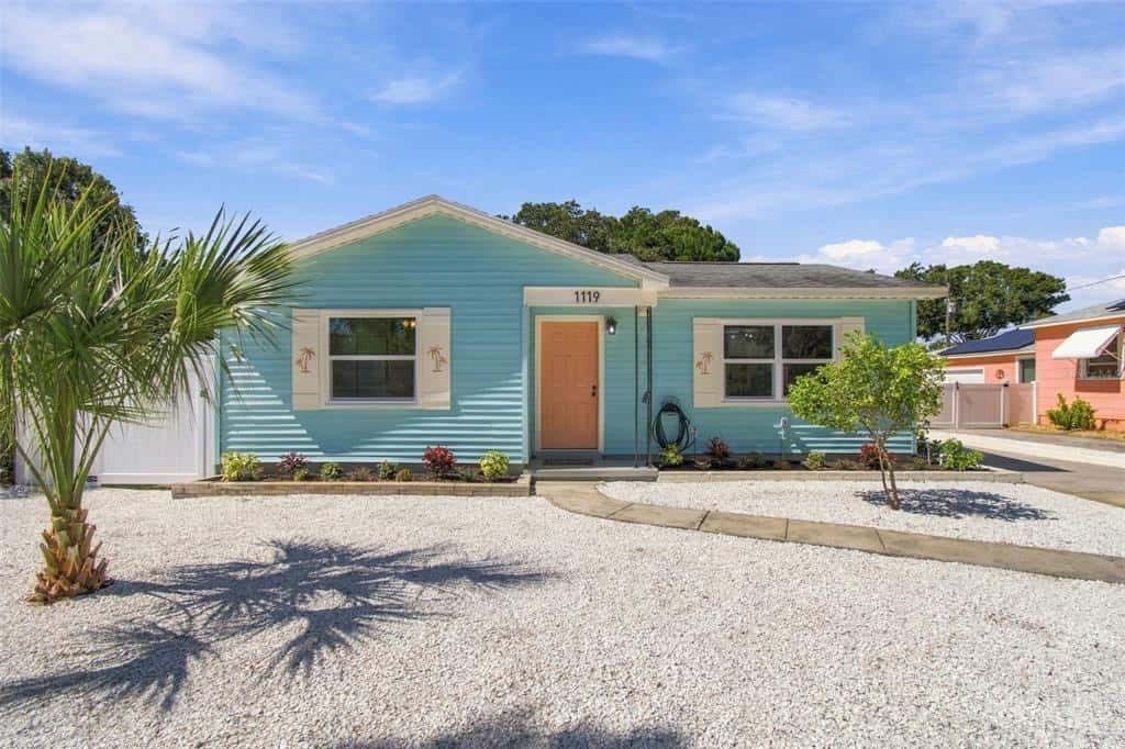 Single Family Residence in GULFPORT