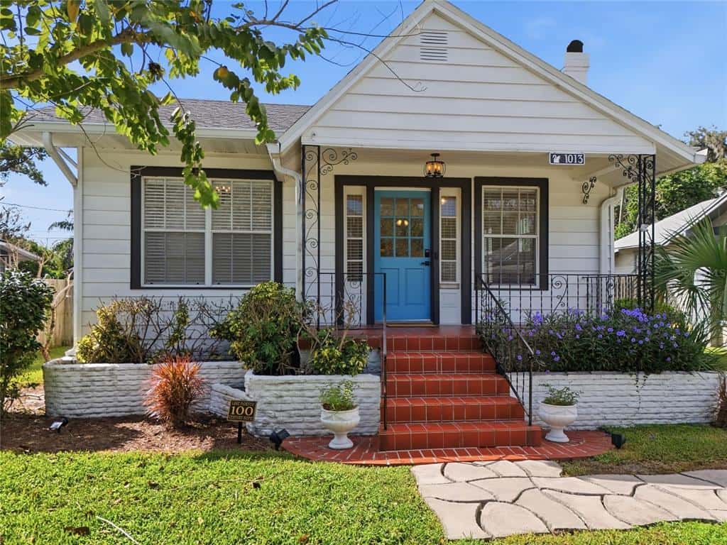 Single Family Residence in LAKELAND