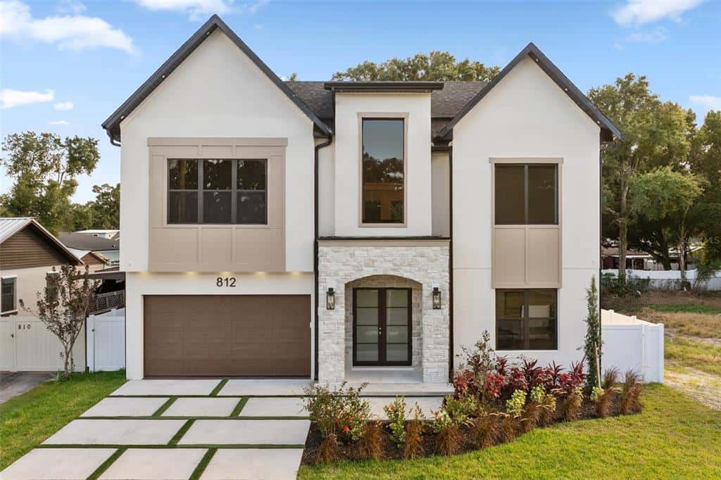 Single Family Residence in TAMPA
