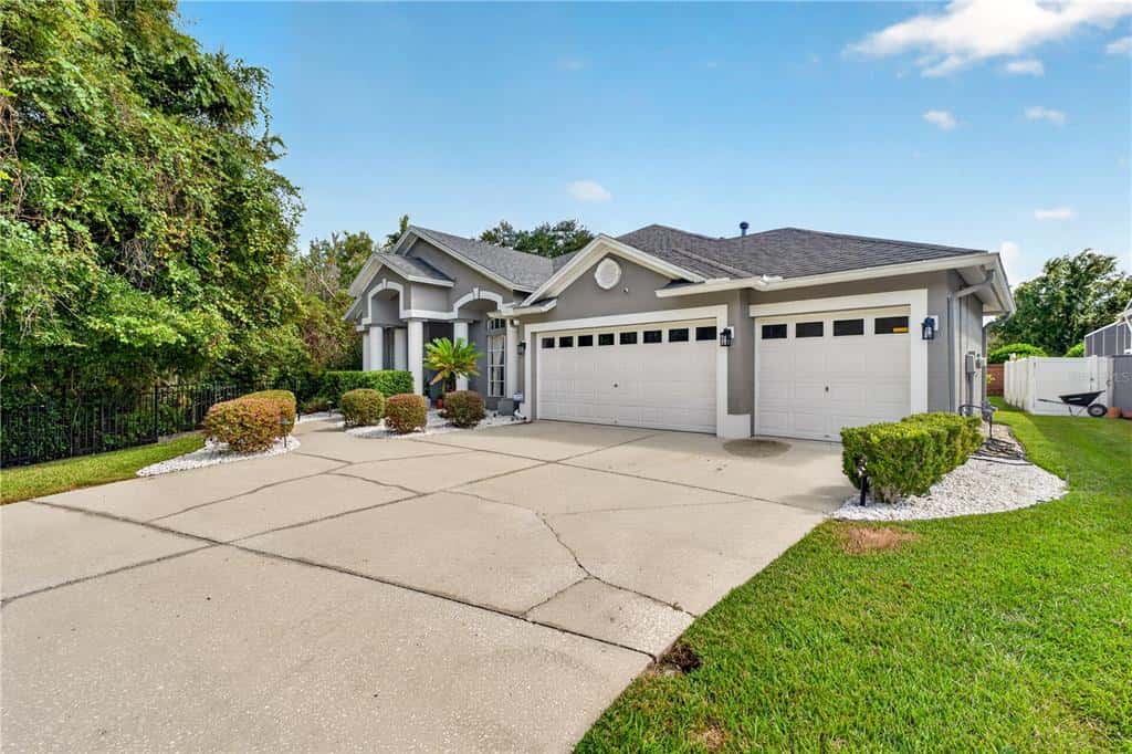 Single Family Residence in TAMPA