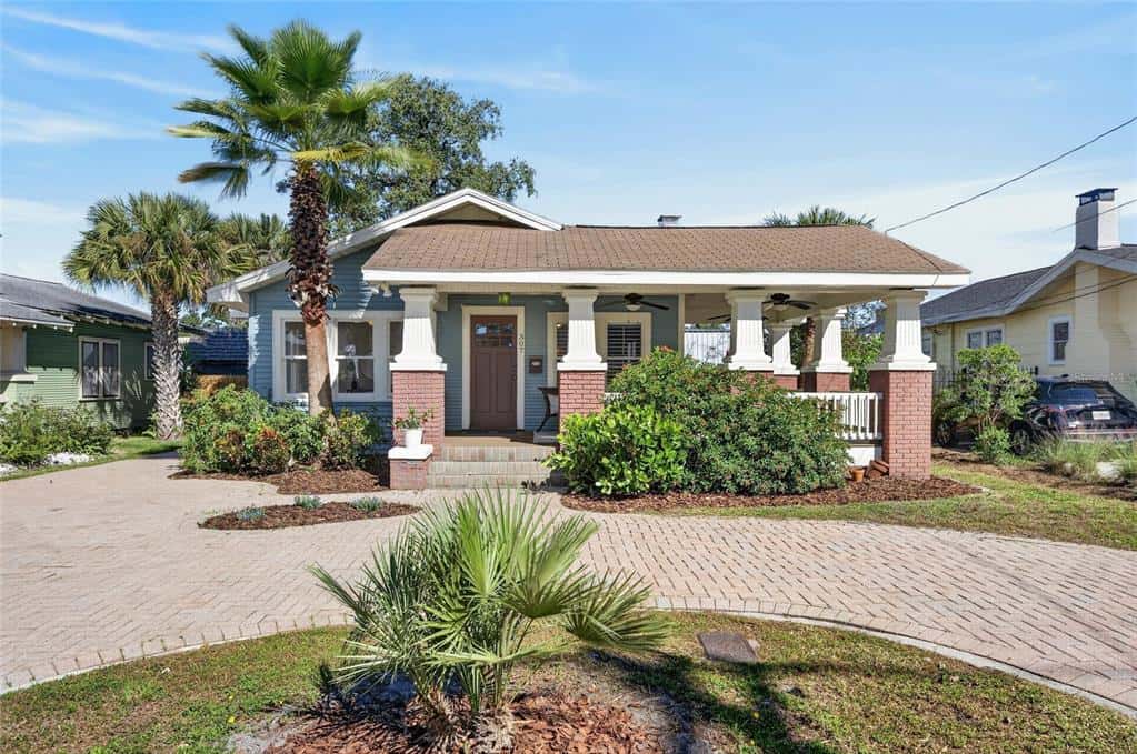 Single Family Residence in TAMPA