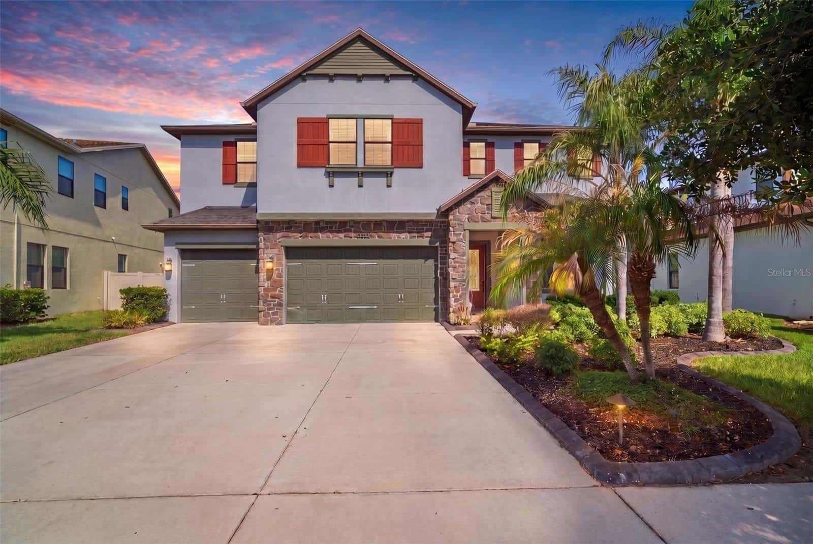 Single Family Residence in WESLEY CHAPEL