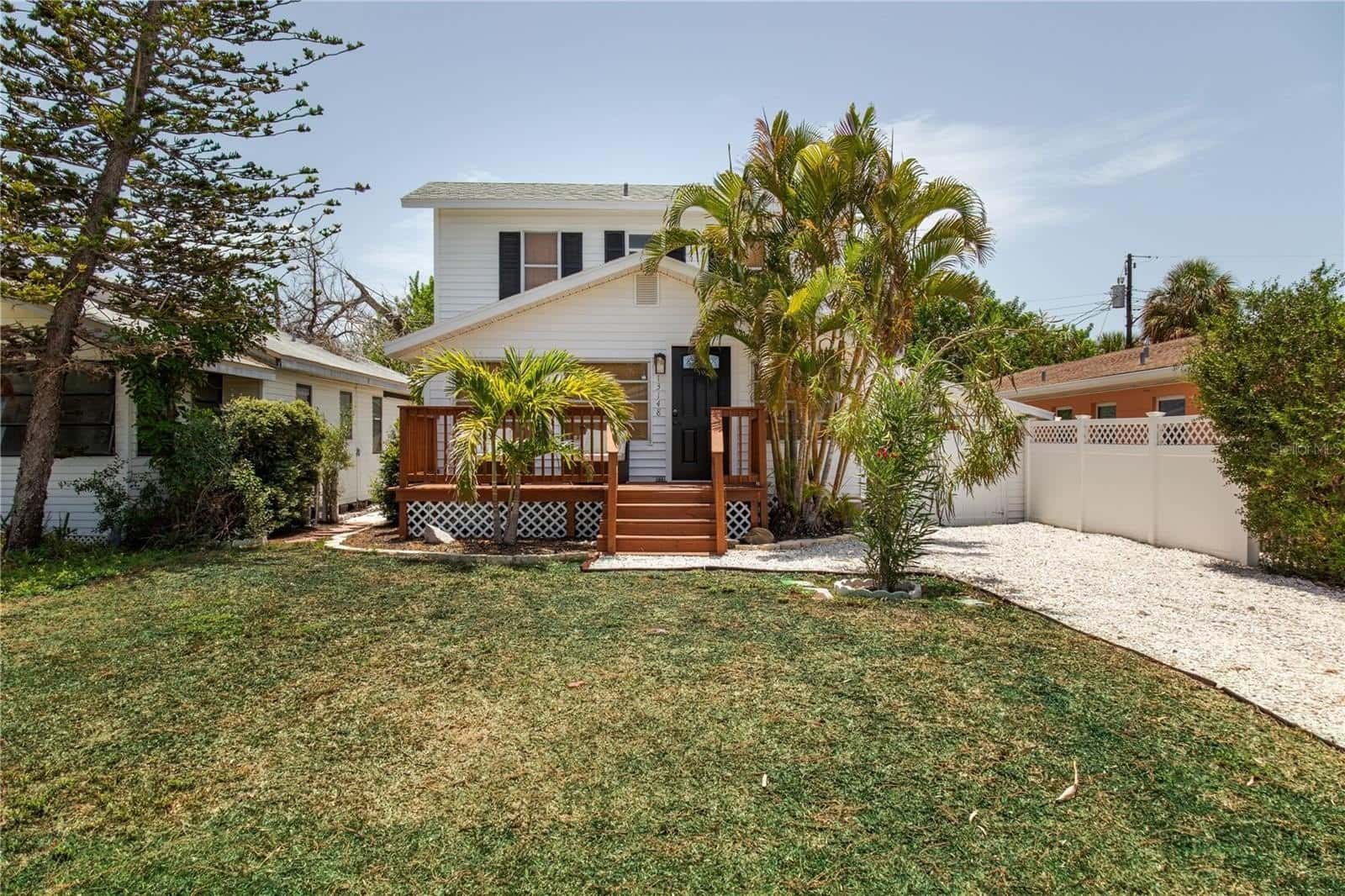Single Family Residence in MADEIRA BEACH