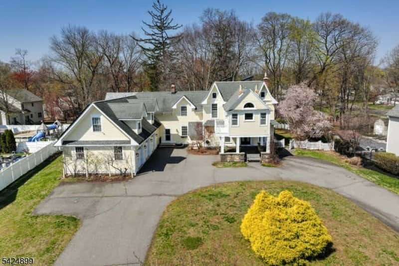 single family in South Plainfield