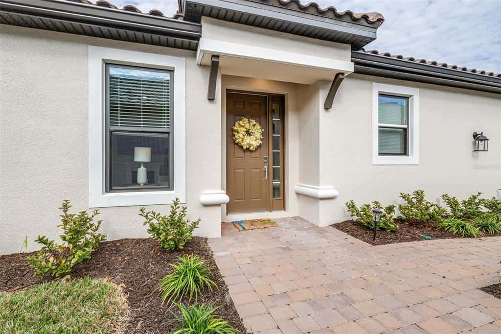 Single Family Residence in WESLEY CHAPEL