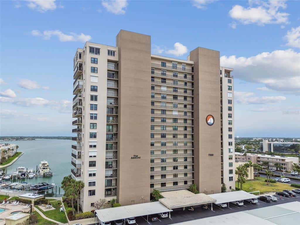 Condominium in SOUTH PASADENA